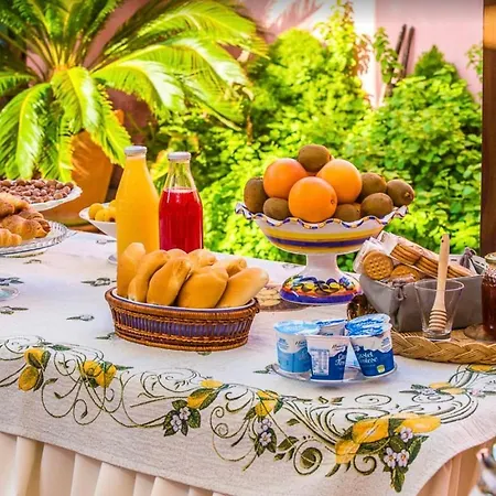 卡诺米酒店 住宿加早餐酒店