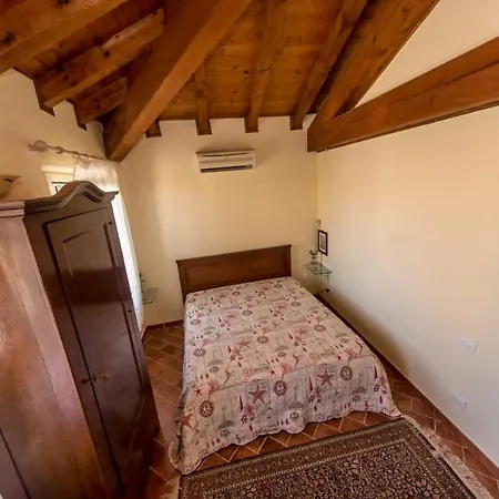 Ca' Noemi Bed & Breakfast 4*