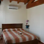 Bed & Breakfast Ca' Noemi 4*