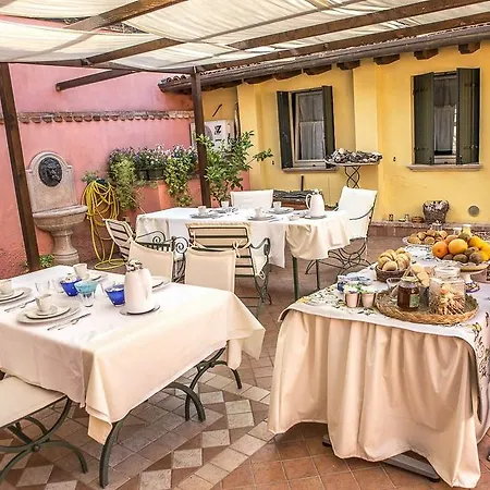 Ca' Noemi לינה וארוחת בוקר