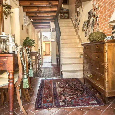 לינה וארוחת בוקר Ca' Noemi 4*